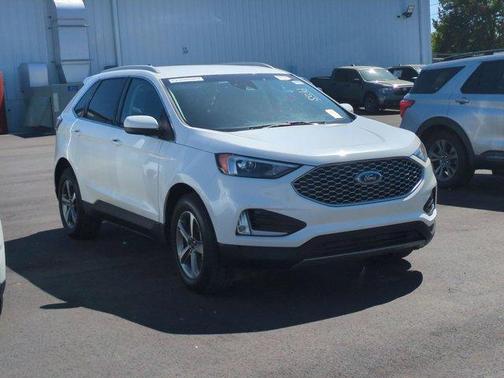 White Metallic 2023 Ford Edge SEL