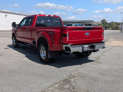 RAPID RED 2023 Ford F-350 XLT