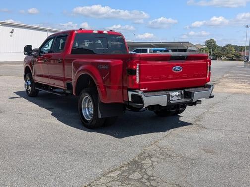 RAPID RED 2023 Ford F-350 XLT