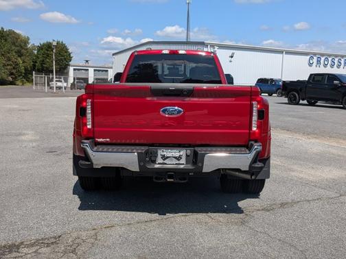 RAPID RED 2023 Ford F-350 XLT