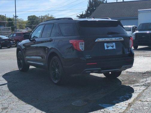 Black Metallic 2022 Ford Explorer XLT
