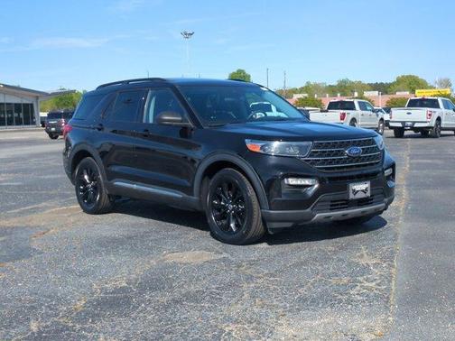 Black Metallic 2022 Ford Explorer XLT