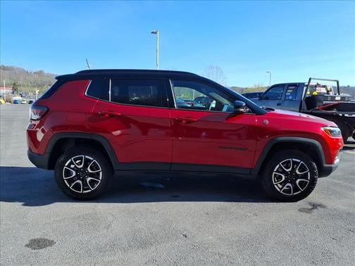 2025 Jeep Compass Trailhawk