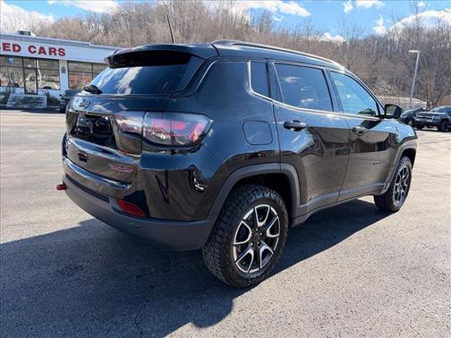 2025 Jeep Compass Trailhawk