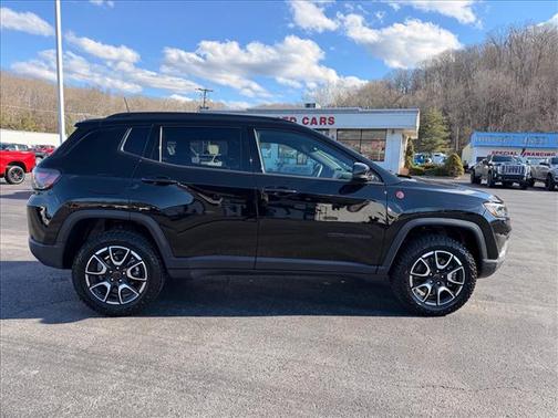 2025 Jeep Compass Trailhawk