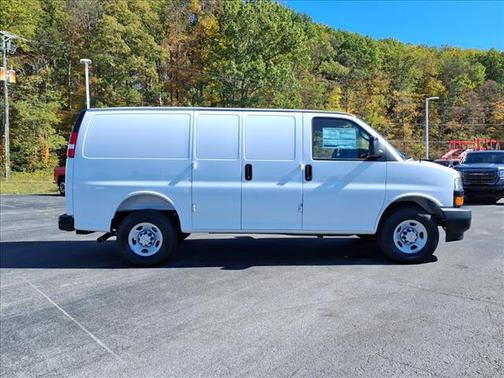 2025 Chevrolet Express 2500 RWD 2500 Regular Wheelbase WT