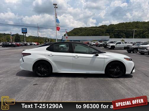 2024 Toyota Camry Hybrid SE