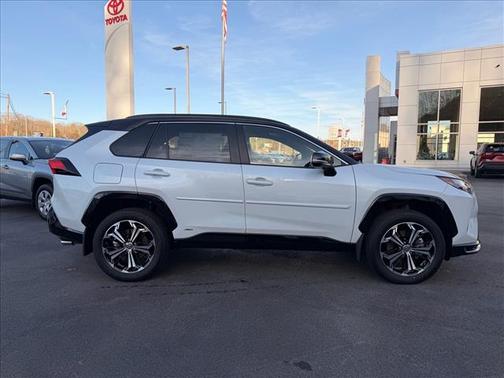 2025 Toyota RAV4 Hybrid SE