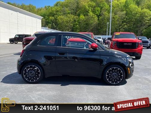 2024 FIAT 500e Base