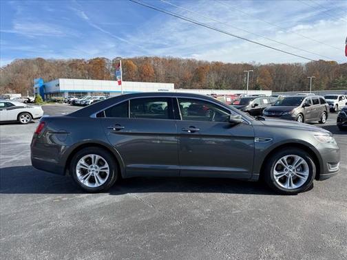 2018 Ford Taurus SE