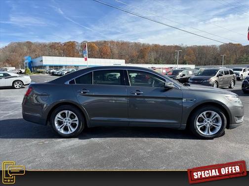 2018 Ford Taurus SE
