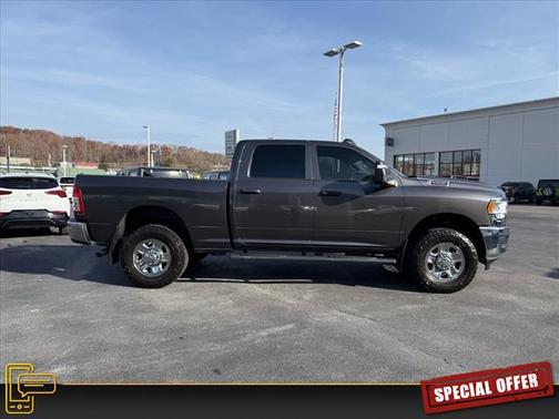 2024 RAM 2500 Tradesman Crew Cab 4x4 6'4' Box