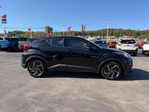 2022 Toyota C-HR XLE