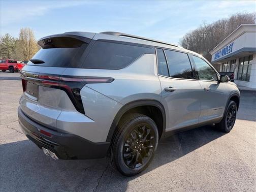 Sterling Gray Metallic 2026 Chevrolet Traverse LT