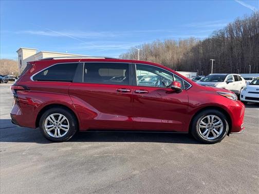 2023 Toyota Sienna Platinum 7 Passenger