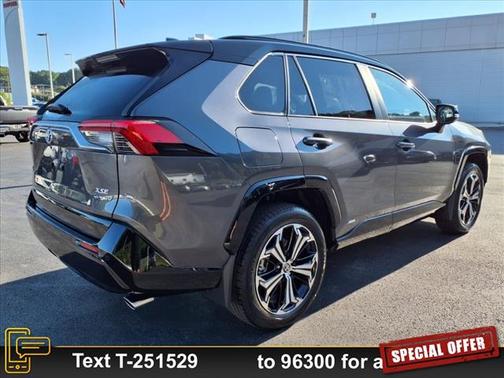 2025 Toyota RAV4 Hybrid SE