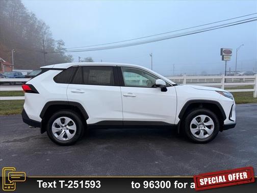 2025 Toyota RAV4 LE