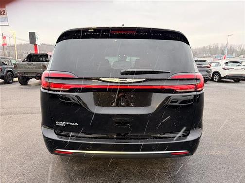 2024 Chrysler Pacifica L
