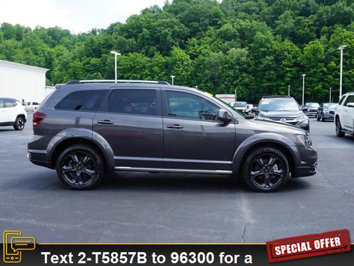 Photo 3 of 29 of 2020 Dodge Journey Crossroad