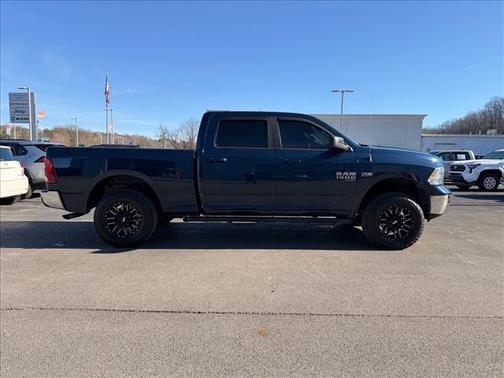 2019 RAM 1500 SLT