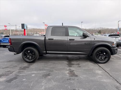 2024 RAM 1500 Classic Warlock Crew Cab 4x4 5'7' Box