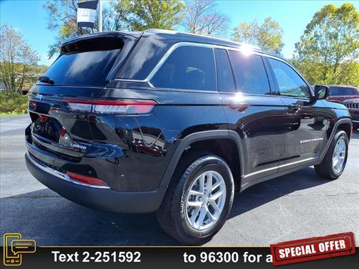 2025 Jeep Grand Cherokee Laredo