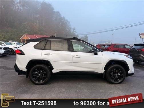 2025 Toyota RAV4 Hybrid SE