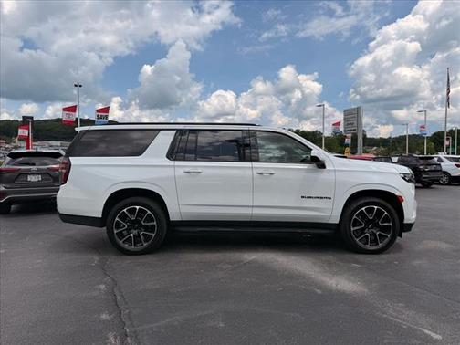 2023 Chevrolet Suburban RST