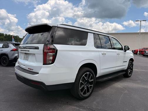 2023 Chevrolet Suburban RST