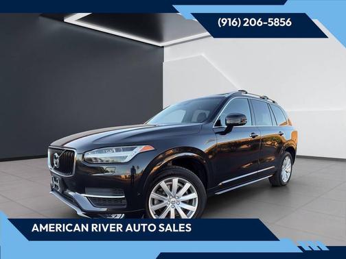 2016 Volvo XC90 T6 Momentum