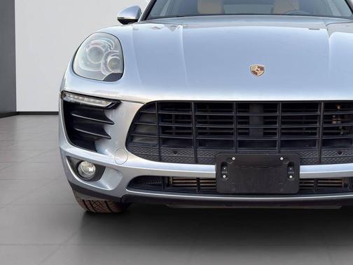 Rhodium Silver Metallic 2017 Porsche Macan Macan S