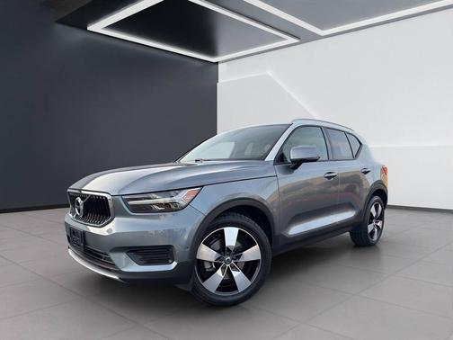 2019 Volvo XC40 T4 Momentum