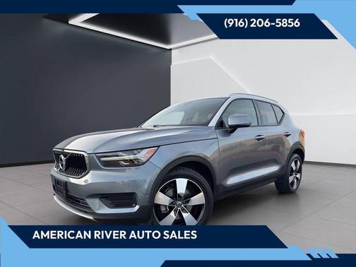 2019 Volvo XC40 T4 Momentum