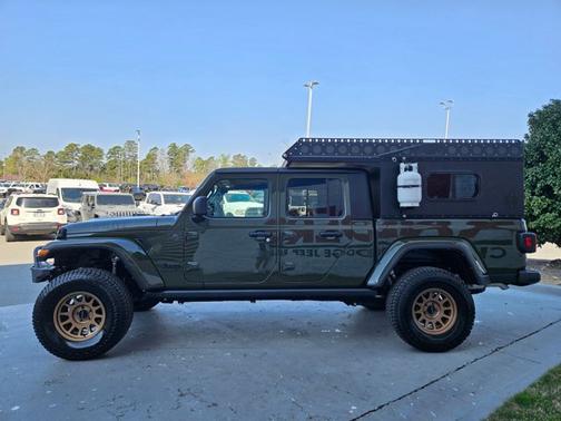 Sarge Green Clearcoat 2023 Jeep Gladiator Willys