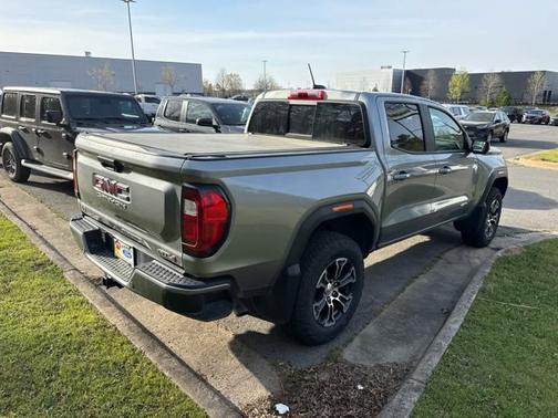 2024 GMC Canyon 4WD AT4