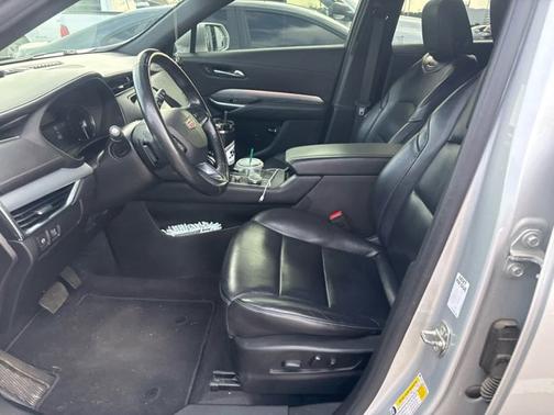 2020 Cadillac XT4 Premium Luxury