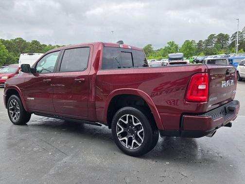 Delmonico Red Pearlcoat 2025 RAM 1500 Laramie