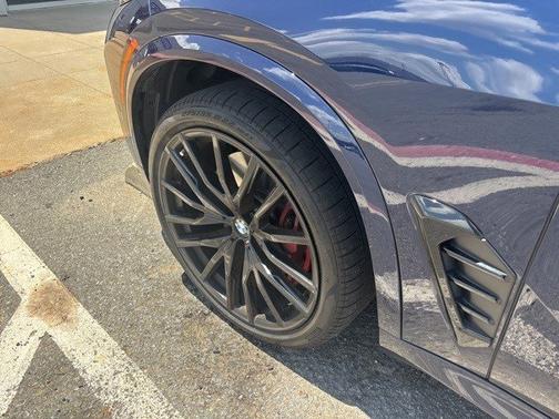 2025 BMW X5 M60i