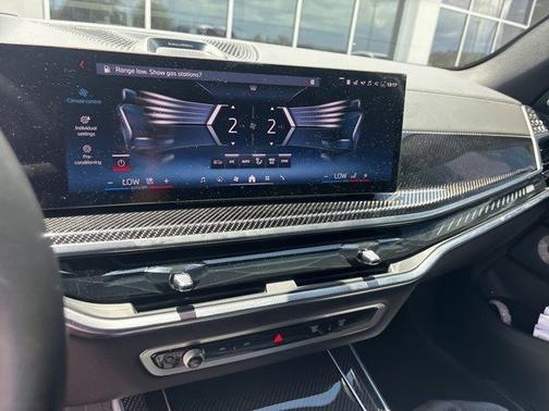 2025 BMW X5 M60i
