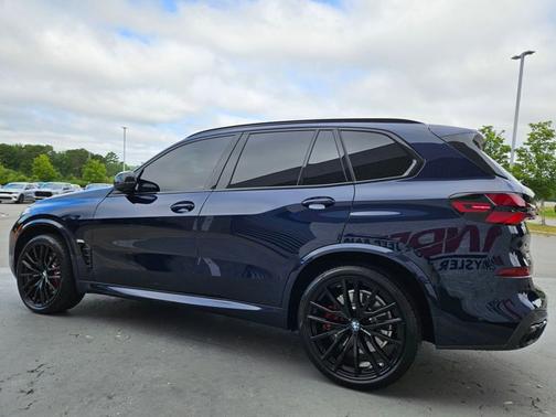 2025 BMW X5 M60i