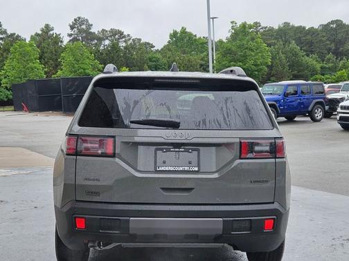 Sting-Gray Clearcoat 2026 Jeep Cherokee Laredo