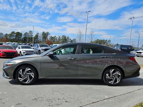 2025 Hyundai ELANTRA SEL Convenience