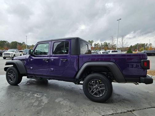 2026 Jeep Gladiator Sport S