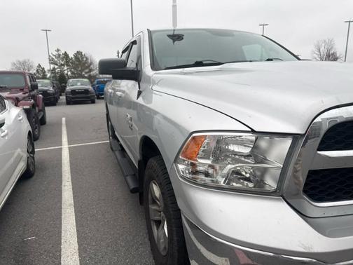 2019 RAM 1500 SLT