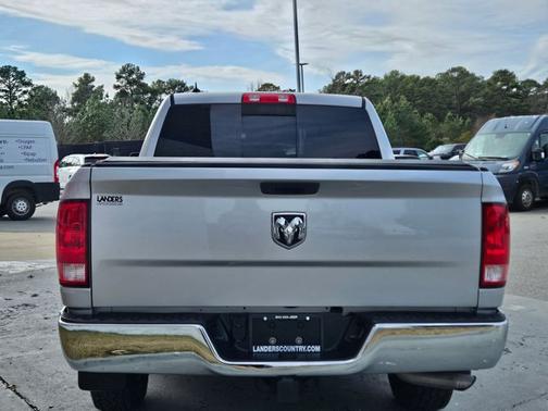 2019 RAM 1500 SLT
