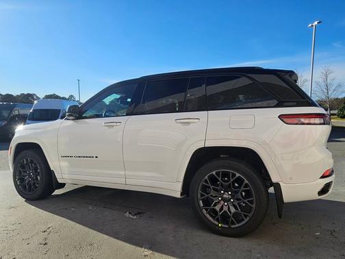 2025 Jeep Grand Cherokee Summit Reserve