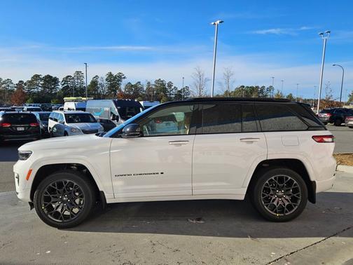 2025 Jeep Grand Cherokee Summit Reserve