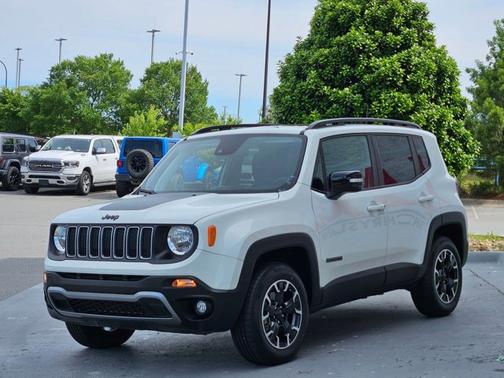 Alpine White Clearcoat 2023 Jeep Renegade Upland
