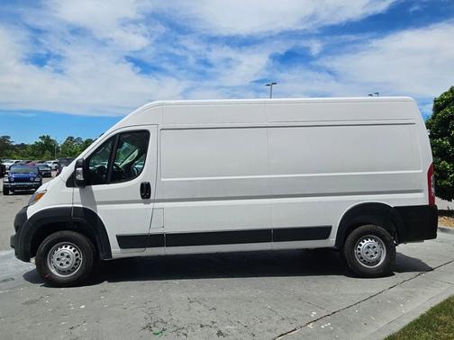 Bright White Clearcoat 2026 RAM ProMaster 2500 High Roof