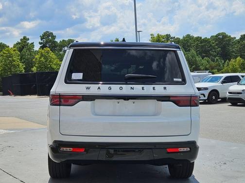2025 Jeep Wagoneer Series III Super